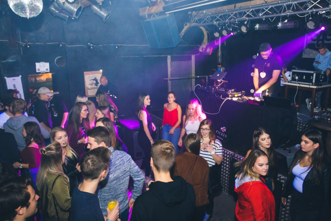 srp_2000er-fete-schwaelmer-burschen_055